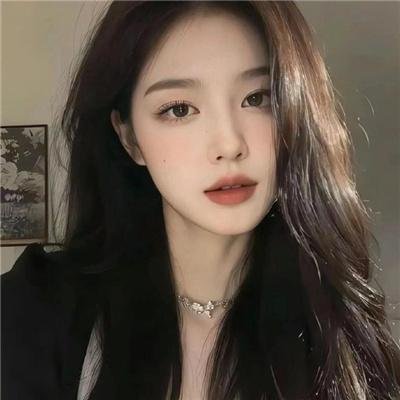 沙滩上的夏娃